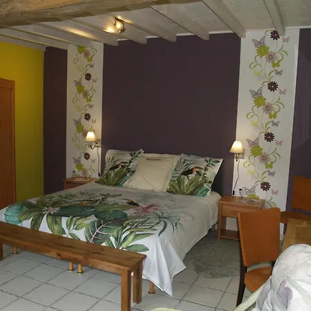 לינה וארוחת בוקר Maison Sarrau