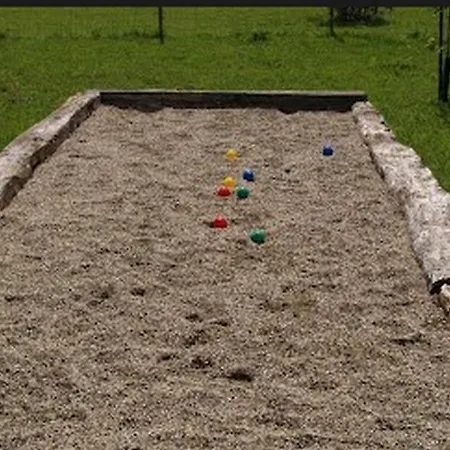 לינה וארוחת בוקר Maison Sarrau 3*