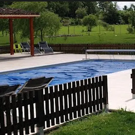 Maison Sarrau לינה וארוחת בוקר 3*