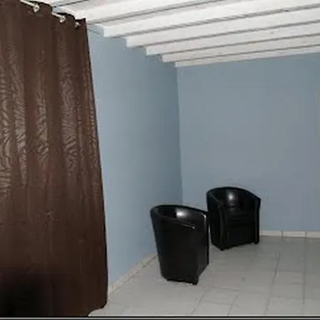 Maison Sarrau Alojamento de Acomodação e Pequeno-almoço Varè