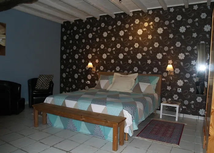 Bed and Breakfast Maison Sarrau 3*