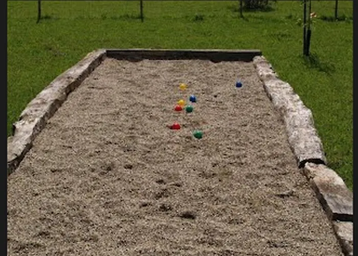 Bed and Breakfast Maison Sarrau 3*