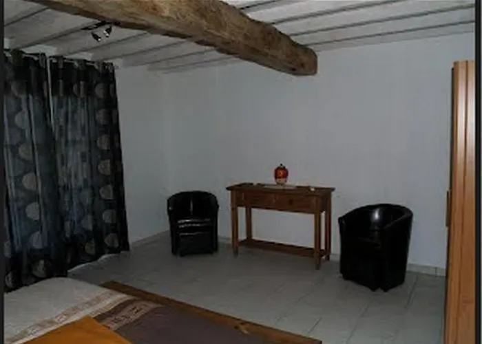 Bed and Breakfast Maison Sarrau 3*