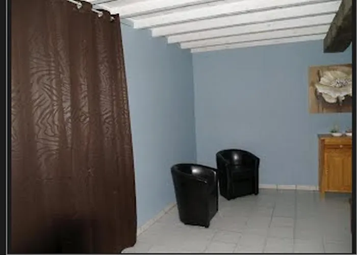 Maison Sarrau Bed and Breakfast Varè