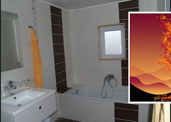 Bed and Breakfast Maison Sarrau 3*